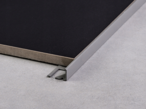 Narożnik aluminiowy prosty LAKIER SZARY 10 2,5mb