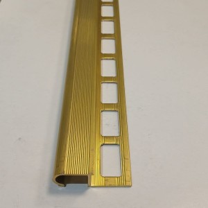 Narożnik mosiężny schodowy owalny MZO 2,5mb