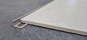 Narożnik aluminiowy prosty kolor kaszmir, wysokość 10 mm długość 2,5mb